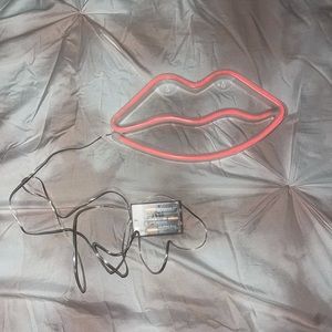 Lips light up sign